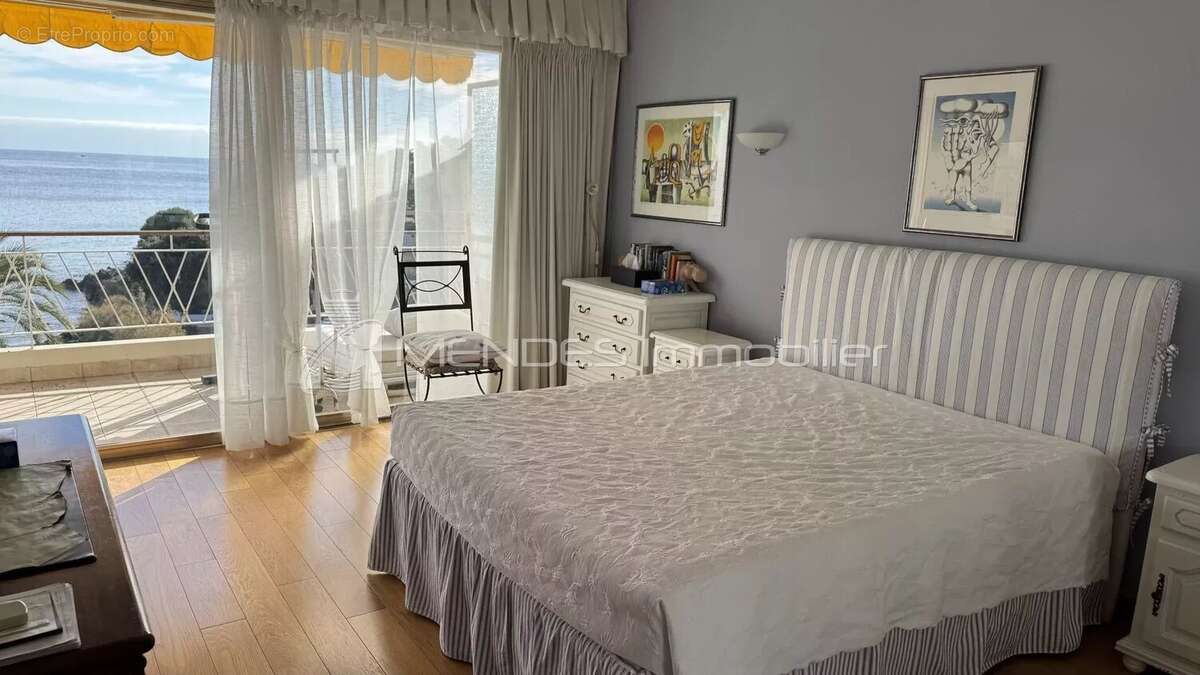 Appartement à ROQUEBRUNE-CAP-MARTIN