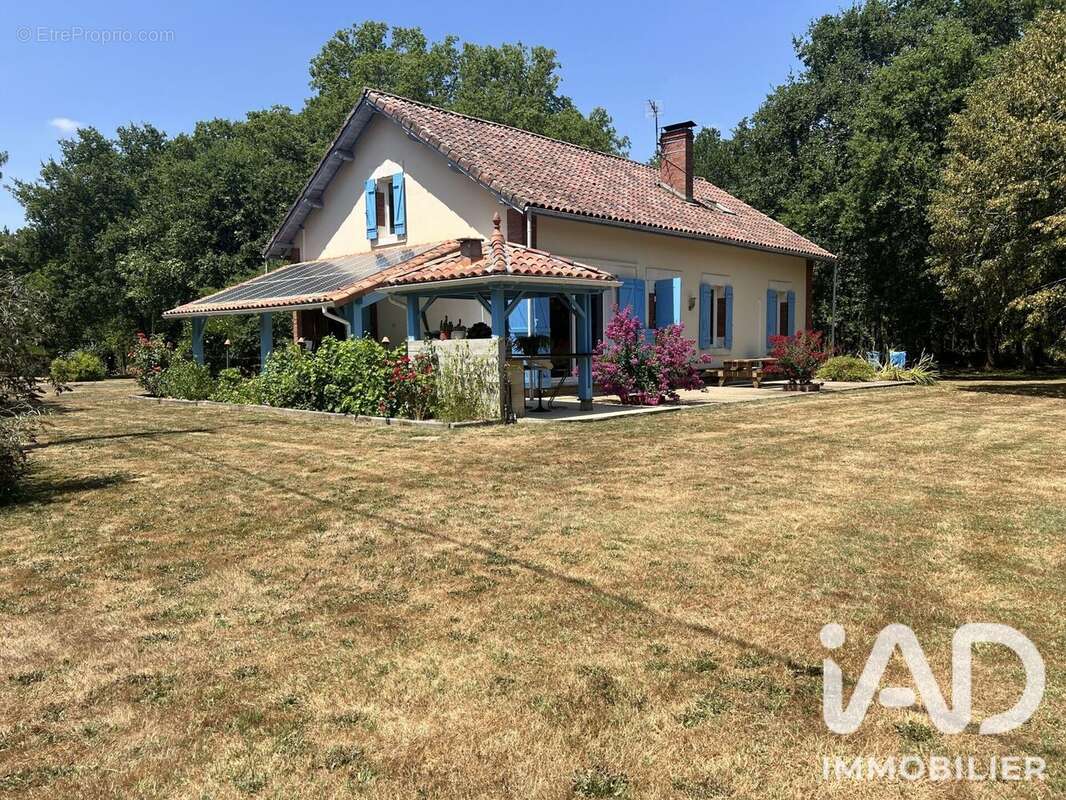 Maison 173 m² à Labrit  - photo 2