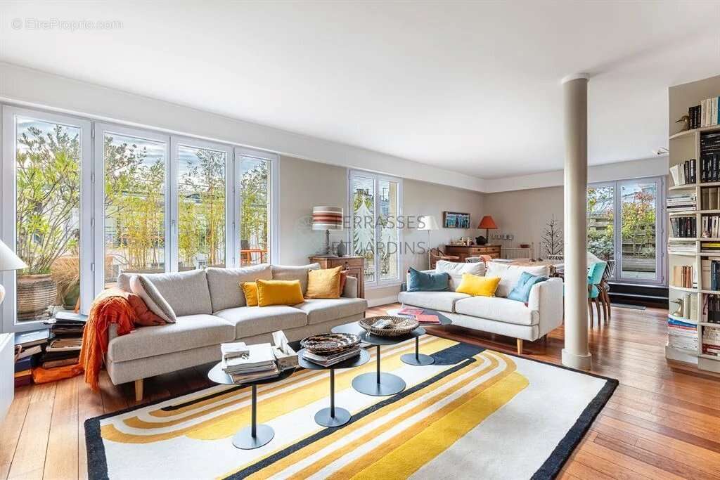 Appartement à PARIS-14E