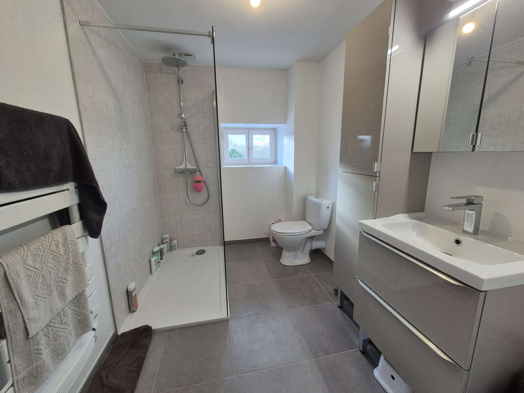 Maison à FLEURY-LA-VALLEE