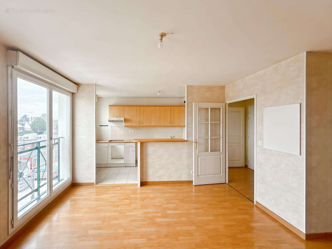 Appartement à SAINT-DENIS-DE-L'HOTEL