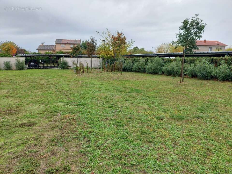 Terrain à LAUNAGUET