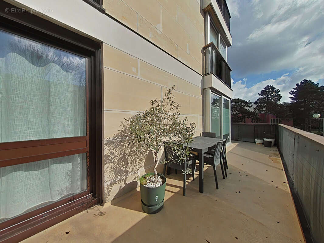 Appartement à FONTENAY-LE-FLEURY