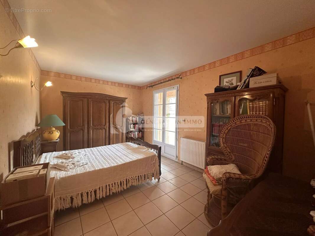 Maison à FONTVIEILLE