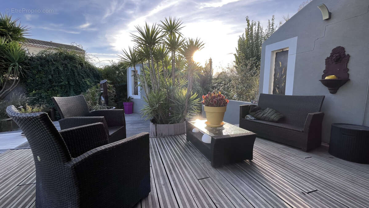 Maison à JONQUIERES-SAINT-VINCENT