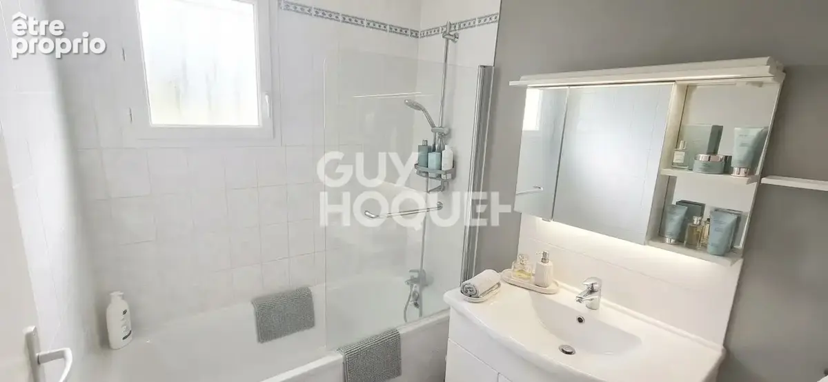 Moulle - Plain-pied de 2007, 90 m², 3 chambres, garage 22 m², terrain 1 100 m² - photo 6