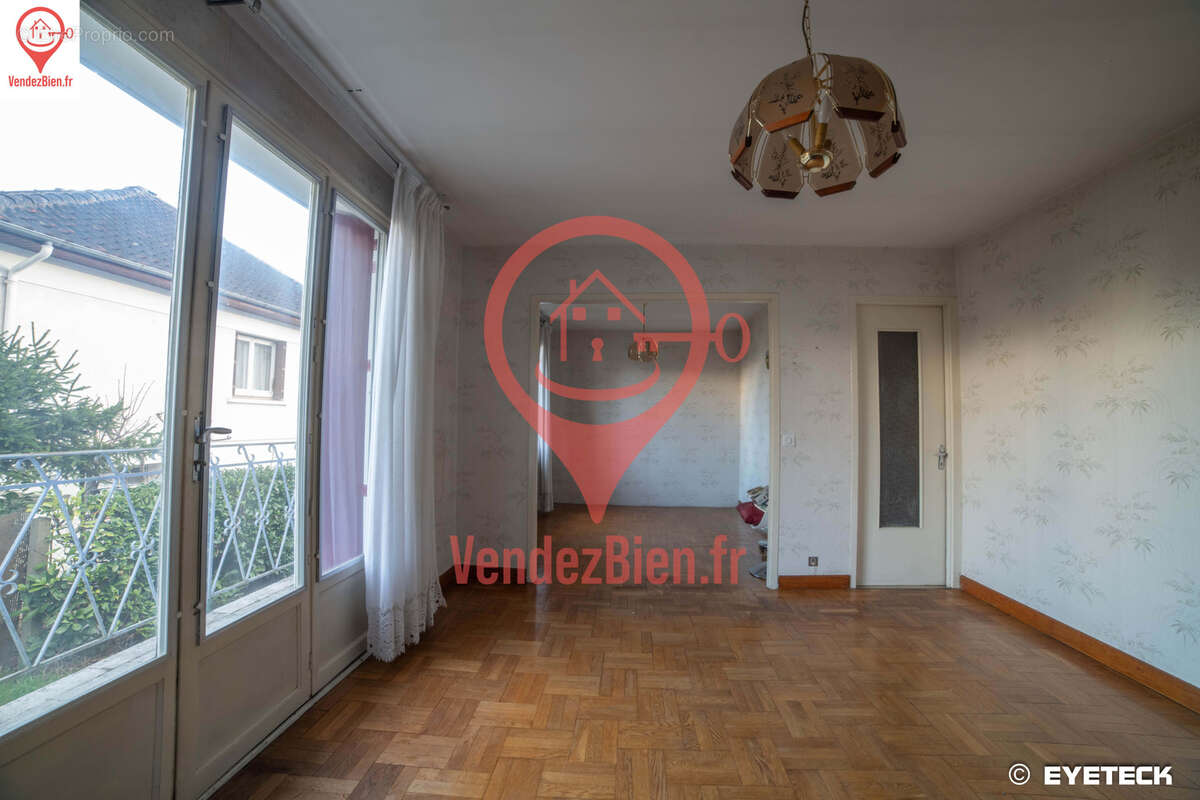 Maison à SAINT-DOULCHARD