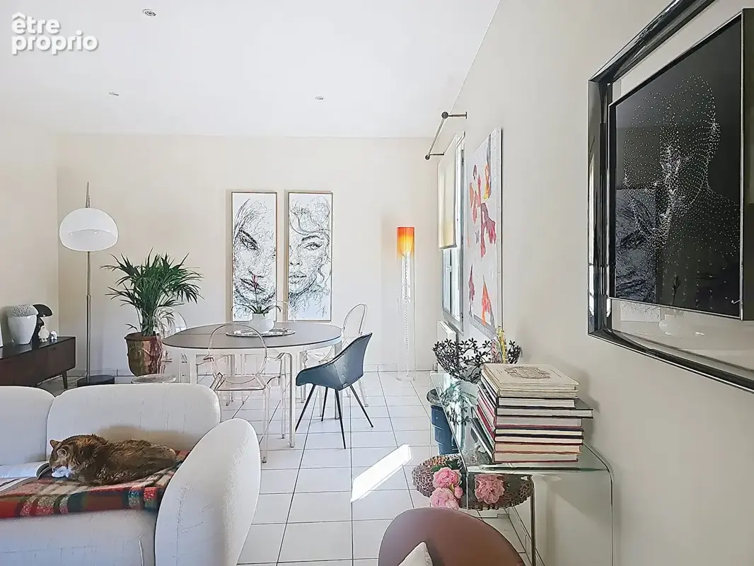 Villeneuve-lès-Avignon. Appartement 3 pièces de 102 m² avec ascenseur et parking - photo 4