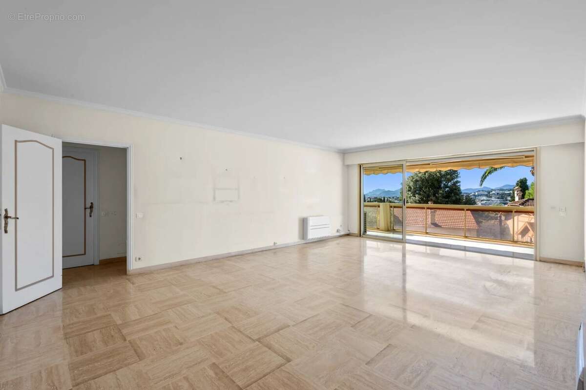 Appartement à LE CANNET