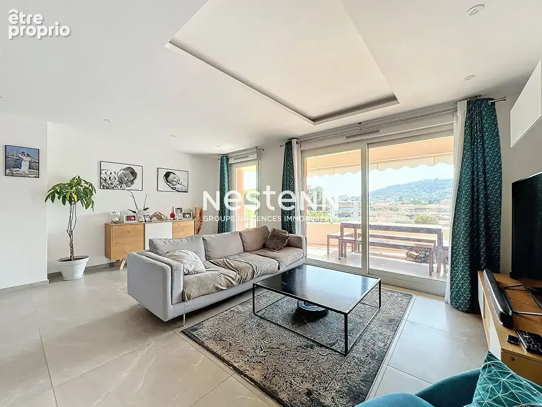 Golfe Juan - 4P - 95m2 - Secteur COURCETTES - Terrasse - Garage - Piscine - Dernier étage - Refait à neuf - Sud - photo 2