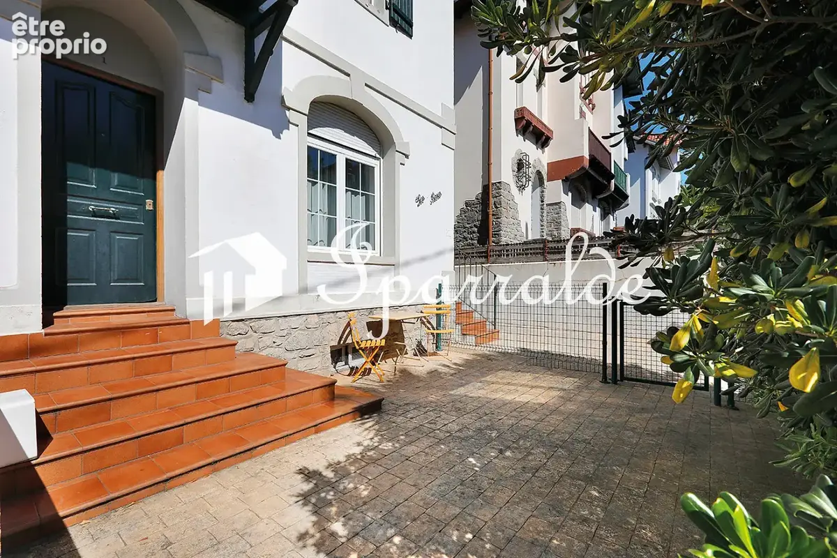 CENTRE-VILLE   T3 72 m2 avec terrasse, jardin et caves - photo 8