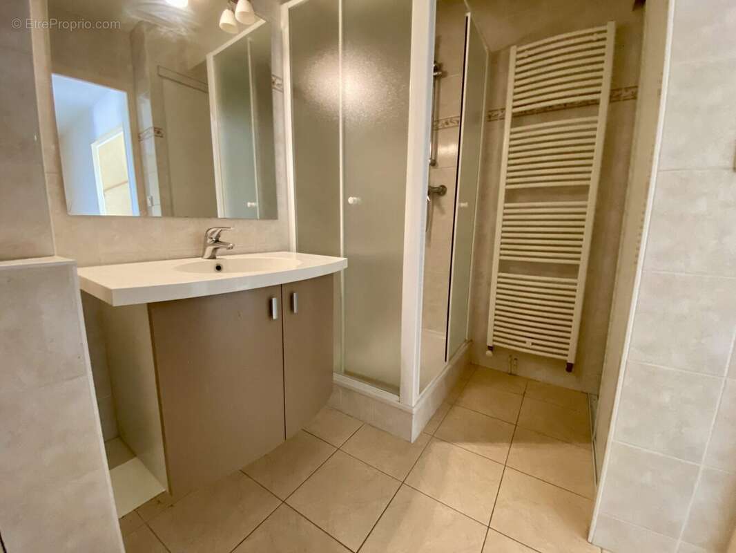 Appartement à BOURG-DE-PEAGE