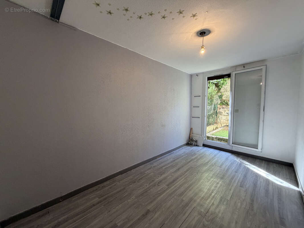 Appartement à CARROS