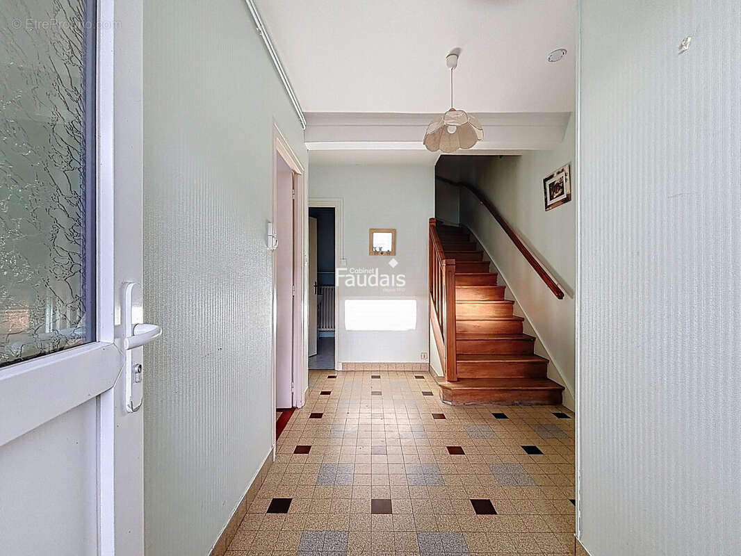 Maison 99 m² à Saint-Jean-De-Daye  - photo 2