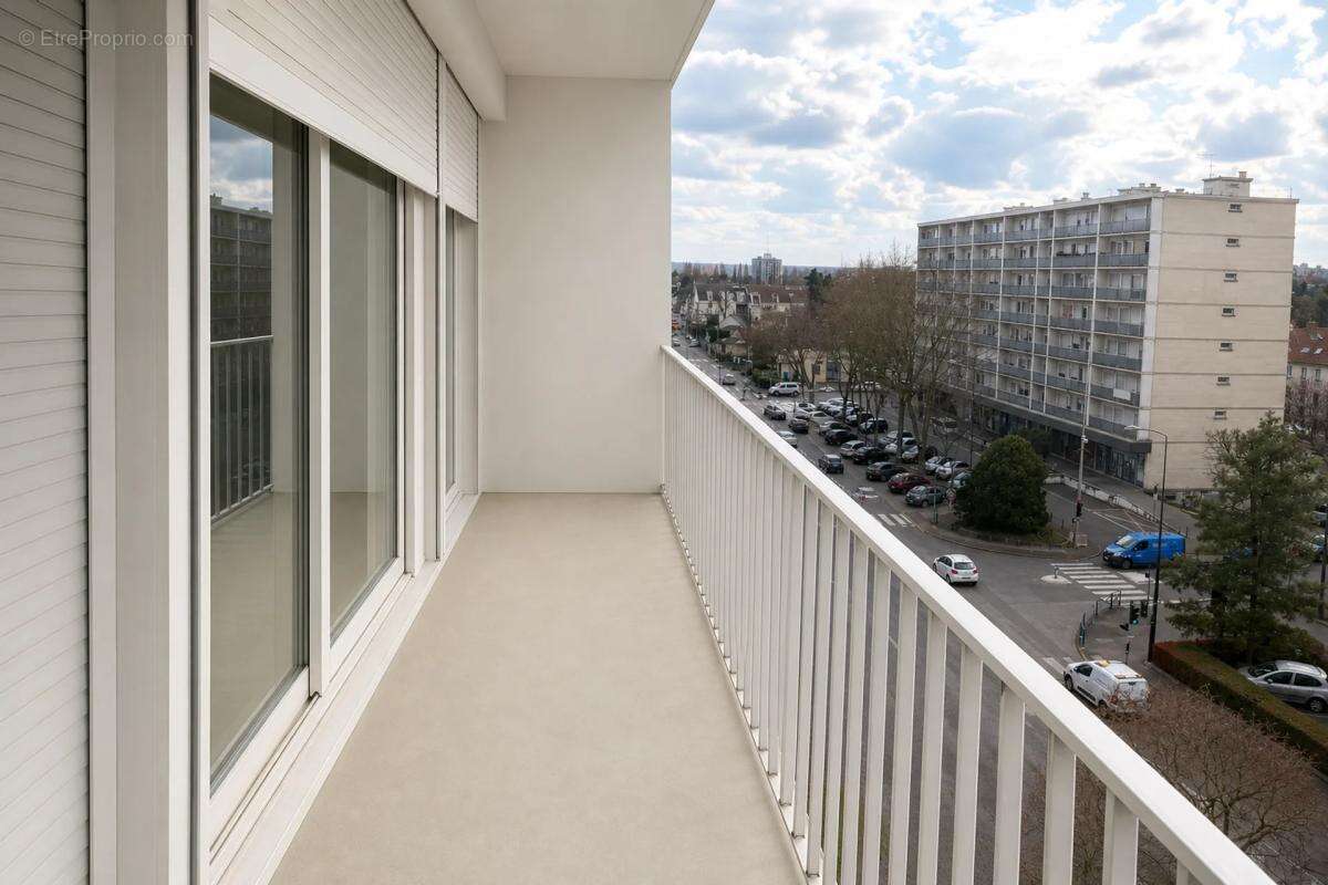 Grand appartement rénové de 5 pièces, cave à Melun - photo 3