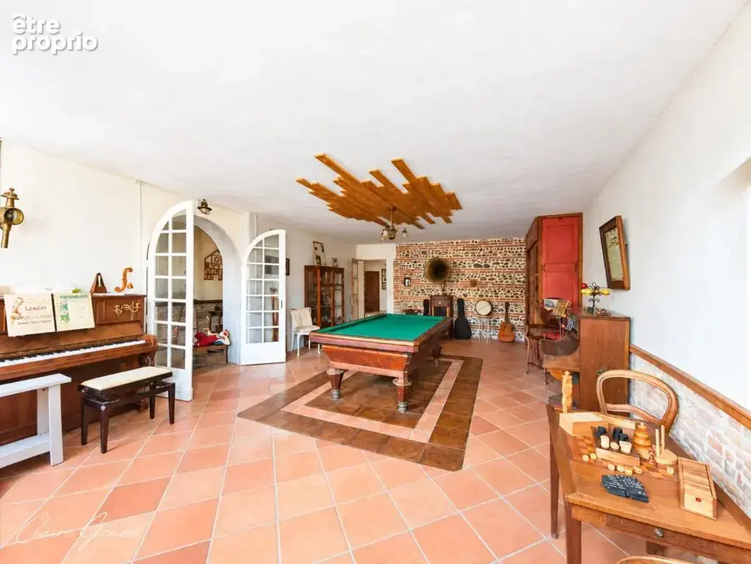 Élégante demeure de caractère de 375 m² – Charme, volumes et authenticité à vendre 12 pièces (31) - photo 5