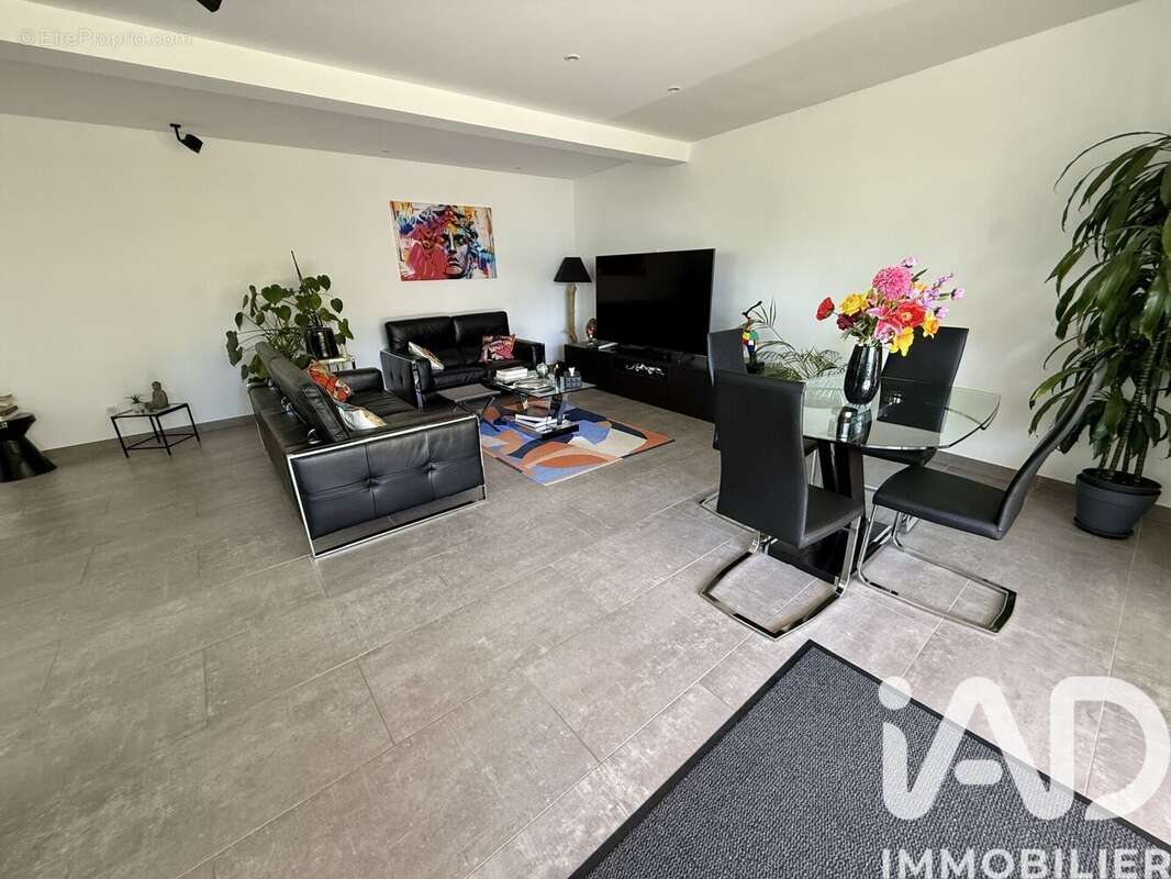 Maison 147 m² à Gagny  - photo 2