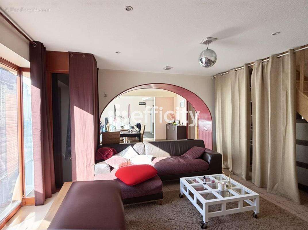 Appartement à MONT-L'EVEQUE
