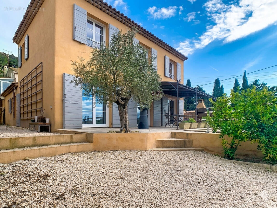 Maison à ENSUES-LA-REDONNE