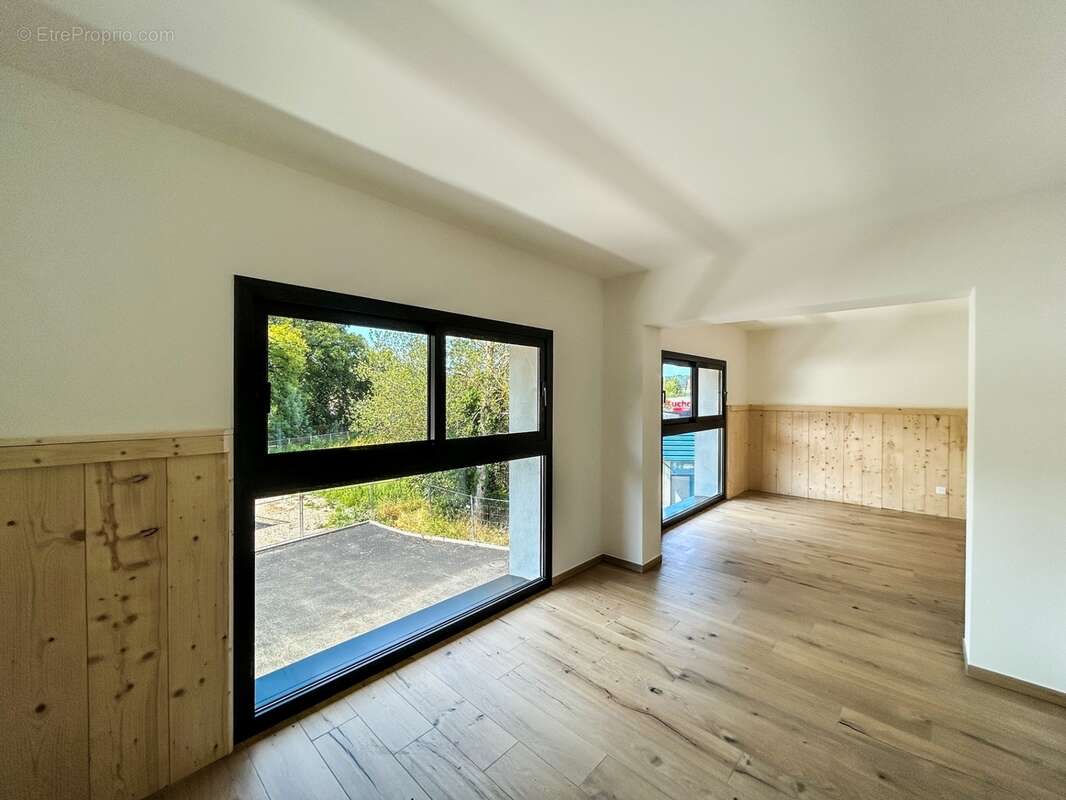 À vendre – Appartement T4 duplex traversant de charme dans une ancienne bâtisse rénovée à Viuz-en-Sallaz - photo 4