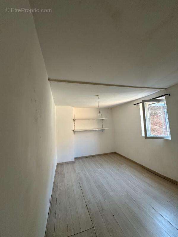 IMMEUBLE DE RAPPORT de 99 m2 et 45m2 de local commercial - Wazemmes - photo 9