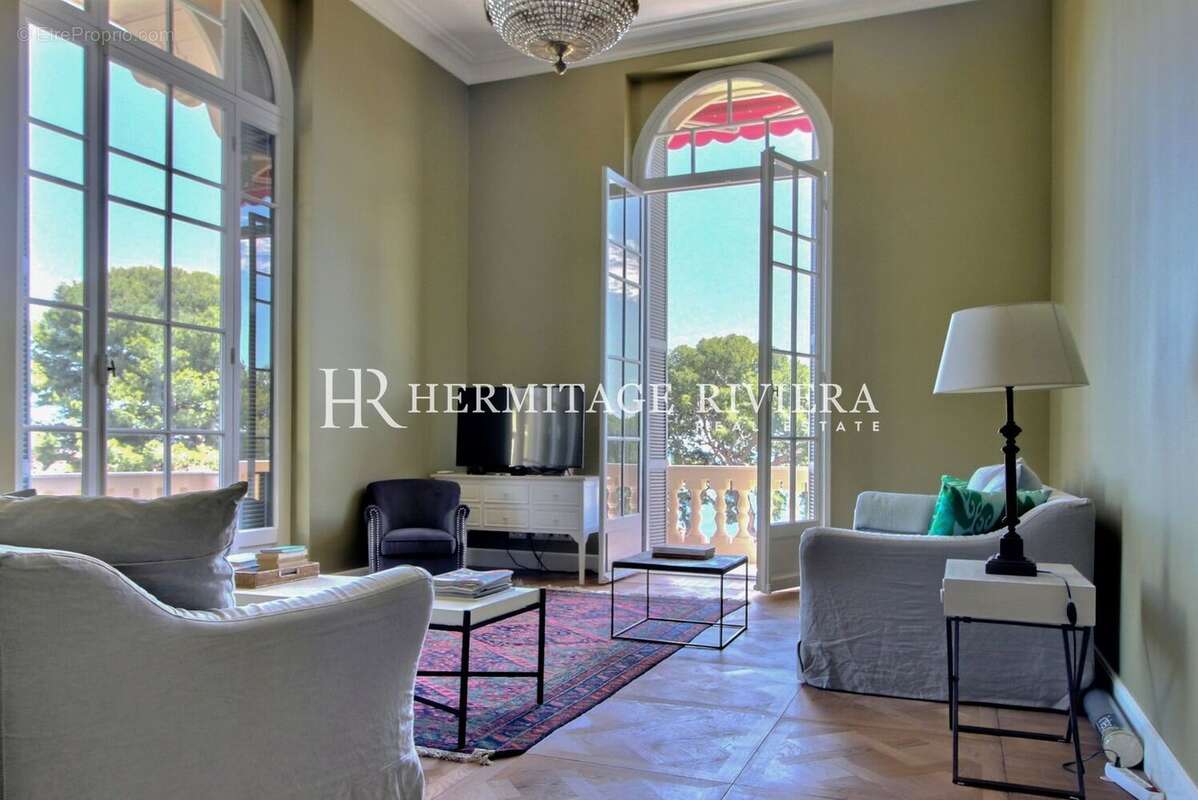 Appartement à ROQUEBRUNE-CAP-MARTIN
