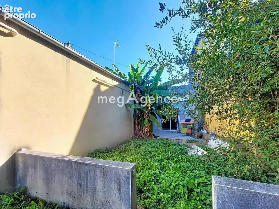 ERNÉE – Maison  d'environ 90 m² avec terrain de 500 m² et grand garage - photo 6