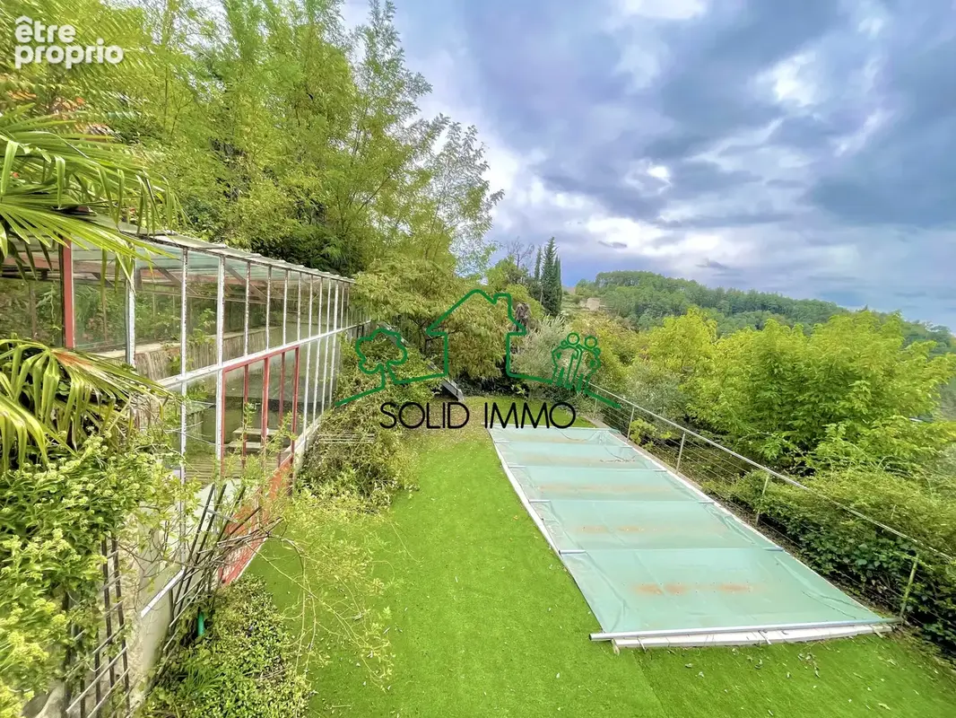 Maison spacieuse avec jardin, piscine et vue sur village médiéval - photo 8