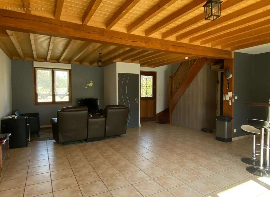 Maison à MONTATAIRE