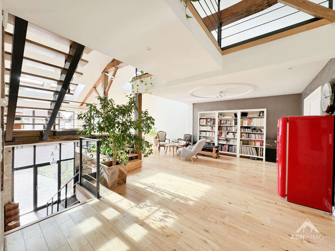 Maison à PERON