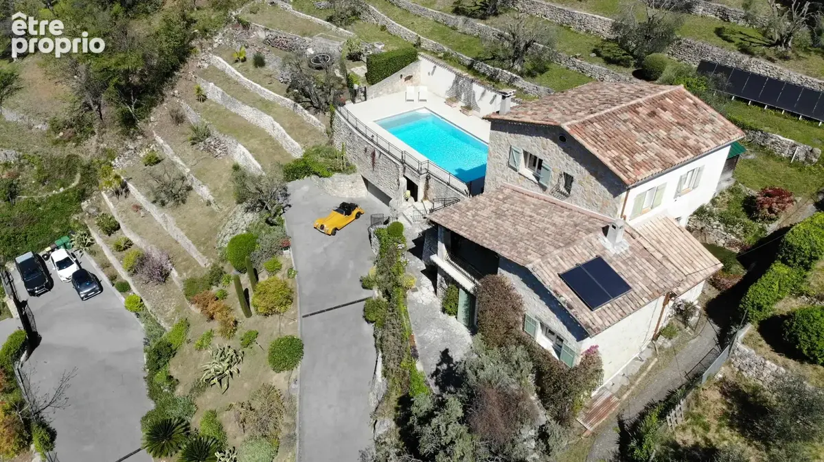 TOURRETTES SUR LOUP -  Villa 7 pièces avec piscine - photo 12