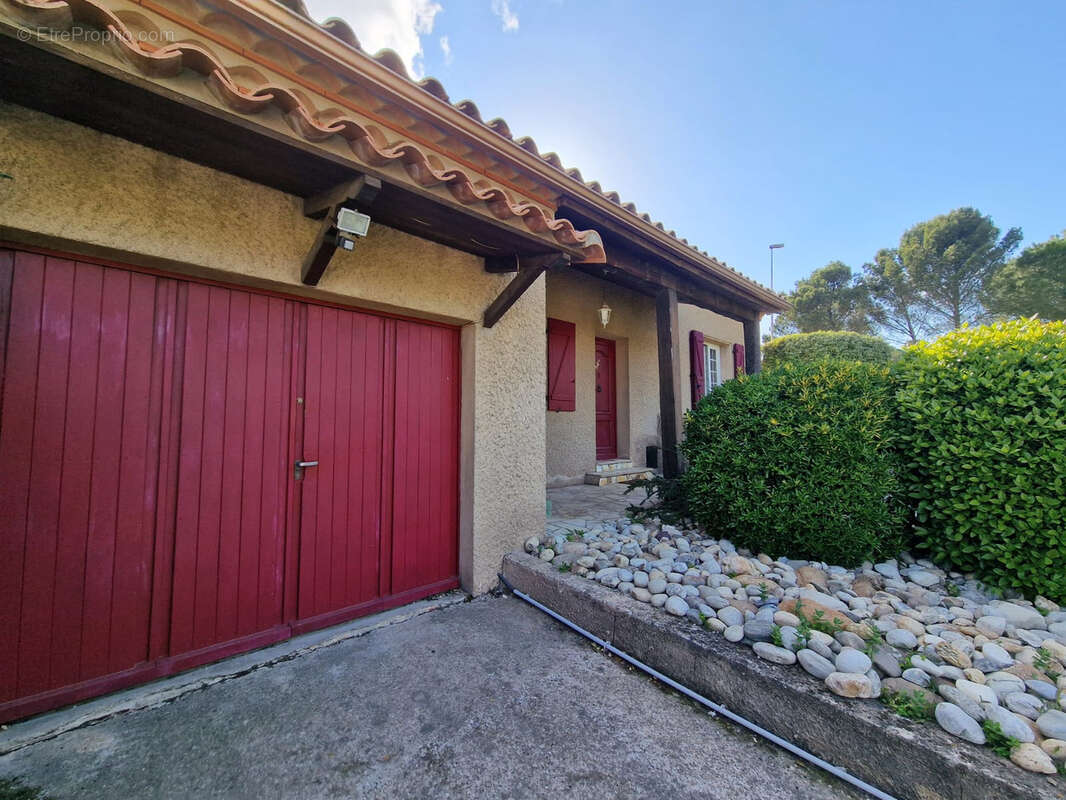 Maison à VILLEMOUSTAUSSOU