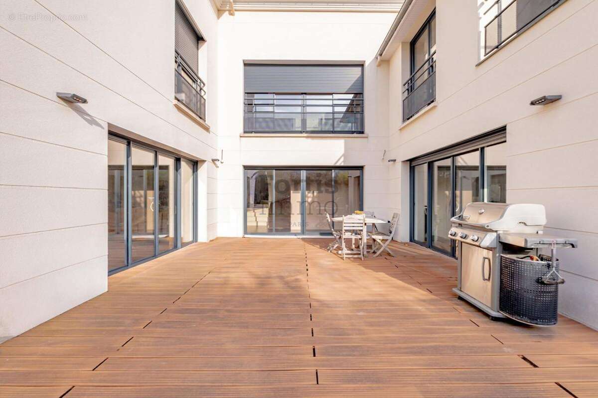 Maison à BOIS-COLOMBES