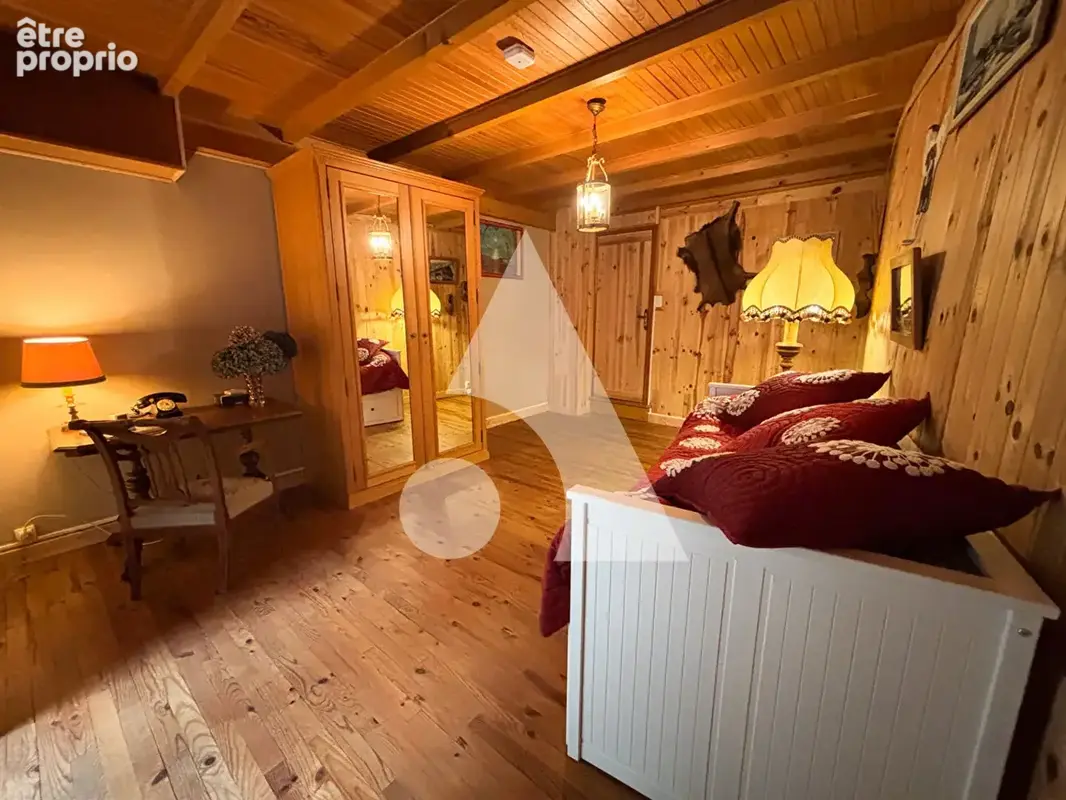 Maison de caractère avec jardin, grand garage, sauna et plus de 70 m² de combles ? haut valromey - photo 12