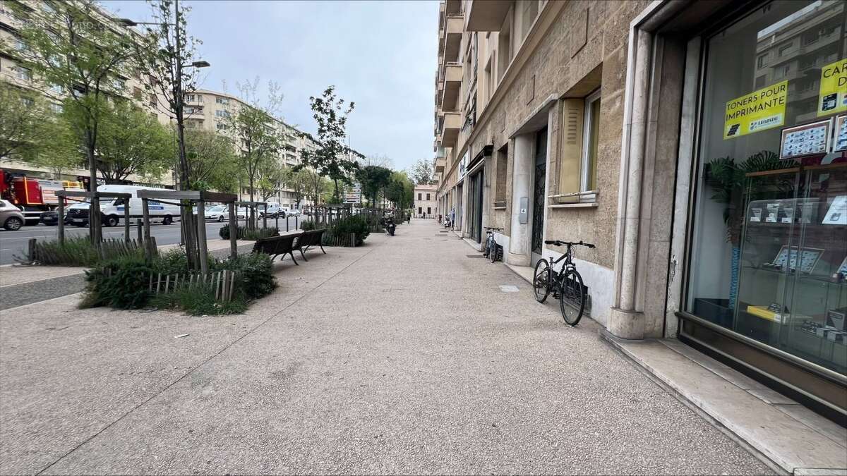 Commerce à MARSEILLE-4E