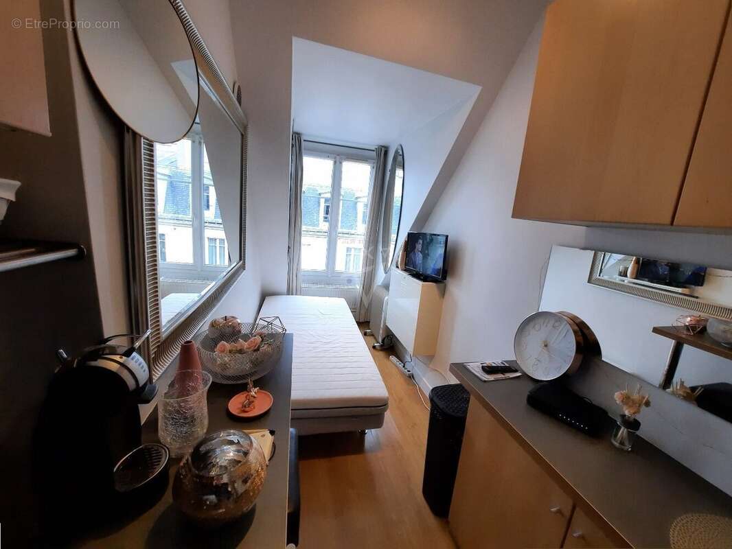Appartement à PARIS-8E