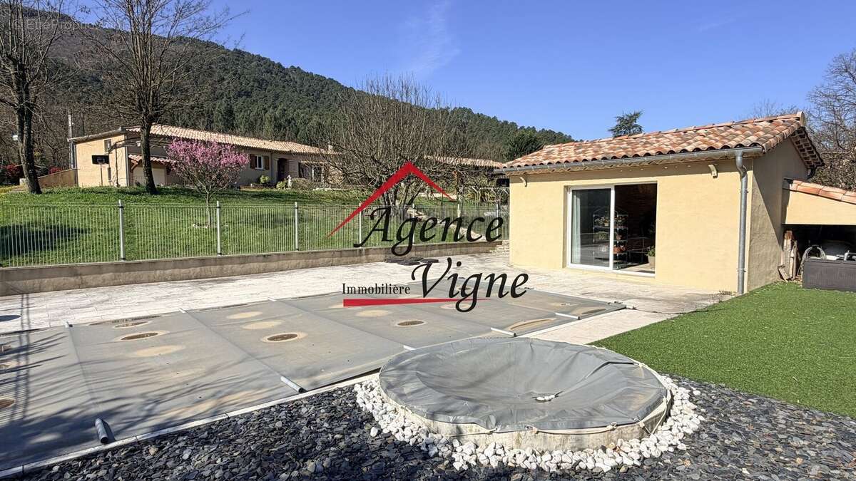 Maison à LE MARTINET