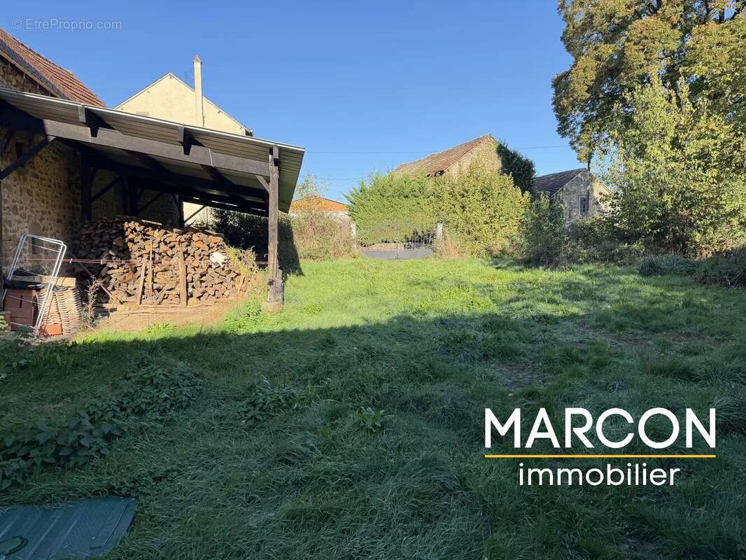 Maison à LA CHAPELLE-TAILLEFERT