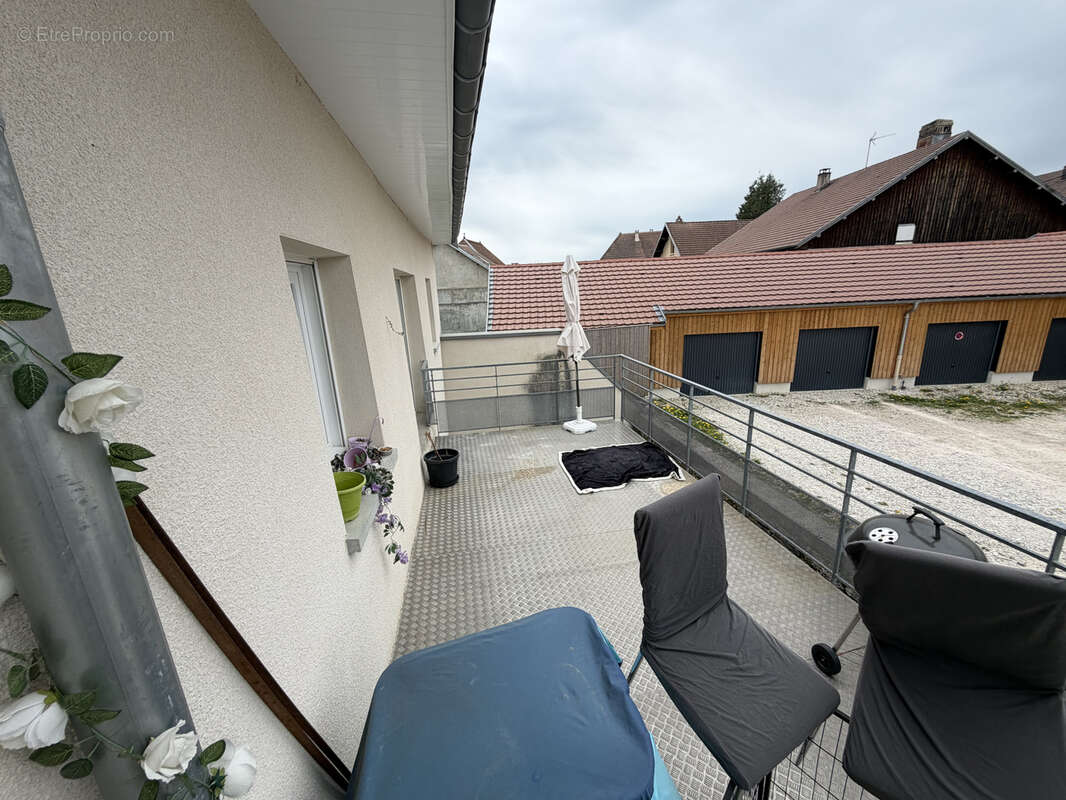 Appartement à VERCEL-VILLEDIEU-LE-CAMP