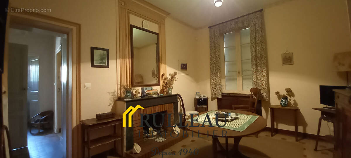 Exclusivité   Belle maison girondine en pierre de plus de 300 m2 à rénover avec parc de 1,30 hectare à Pugnac - photo 8