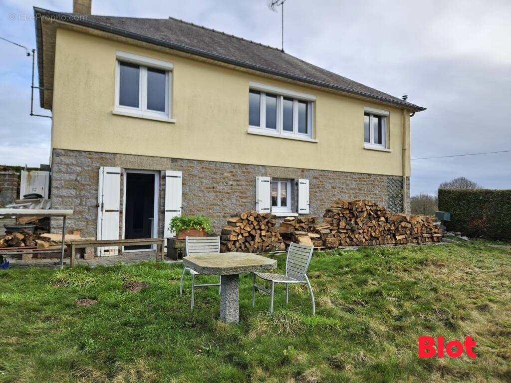 Maison à LA BAZOUGE-DU-DESERT