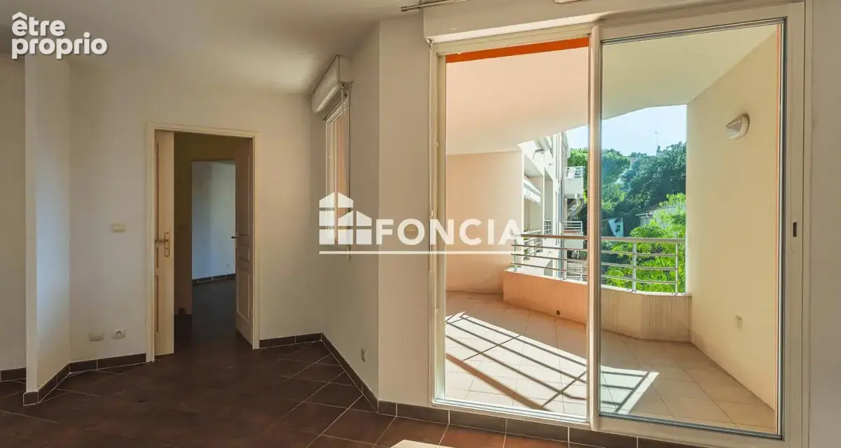  À VENDRE – T2 avec grande terrasse et parking privatif – Secteur Chateaubanne, La Seyne-sur-Mer - photo 3