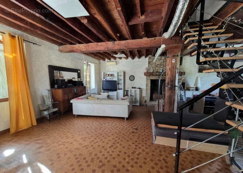 Maison à CHANTEMERLE-LES-BLES