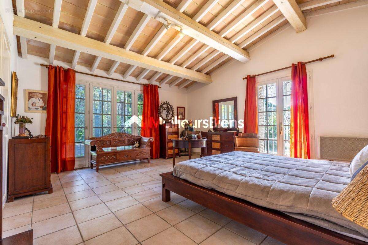 Maison à ROQUEBRUNE-SUR-ARGENS