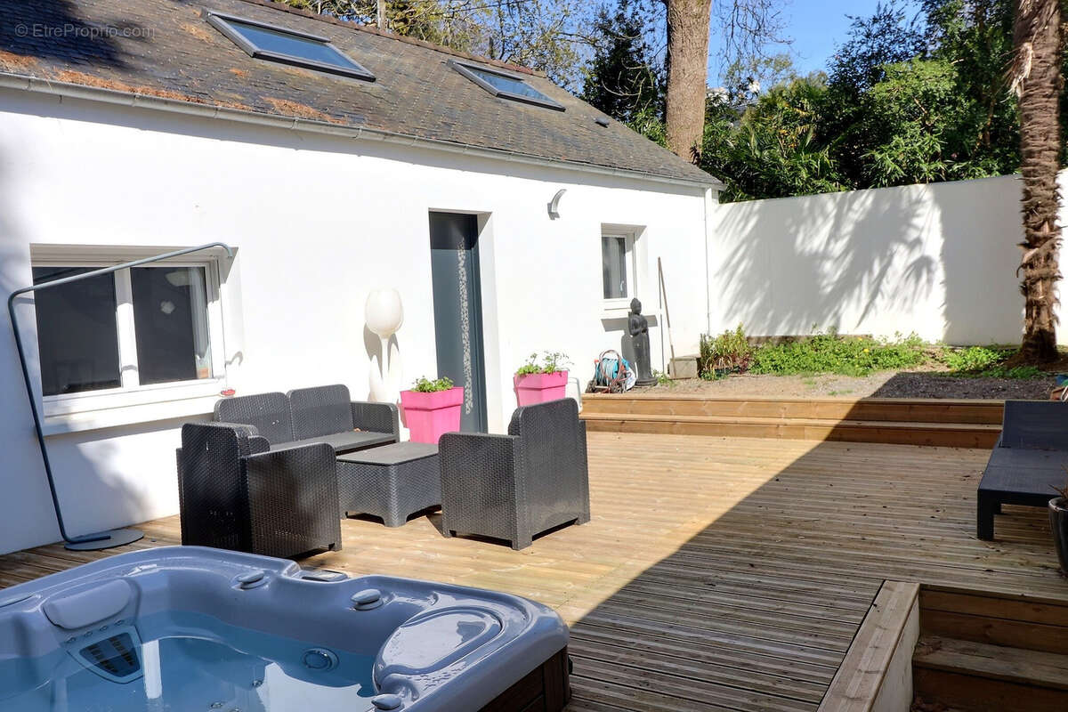 Maison à LE RELECQ-KERHUON