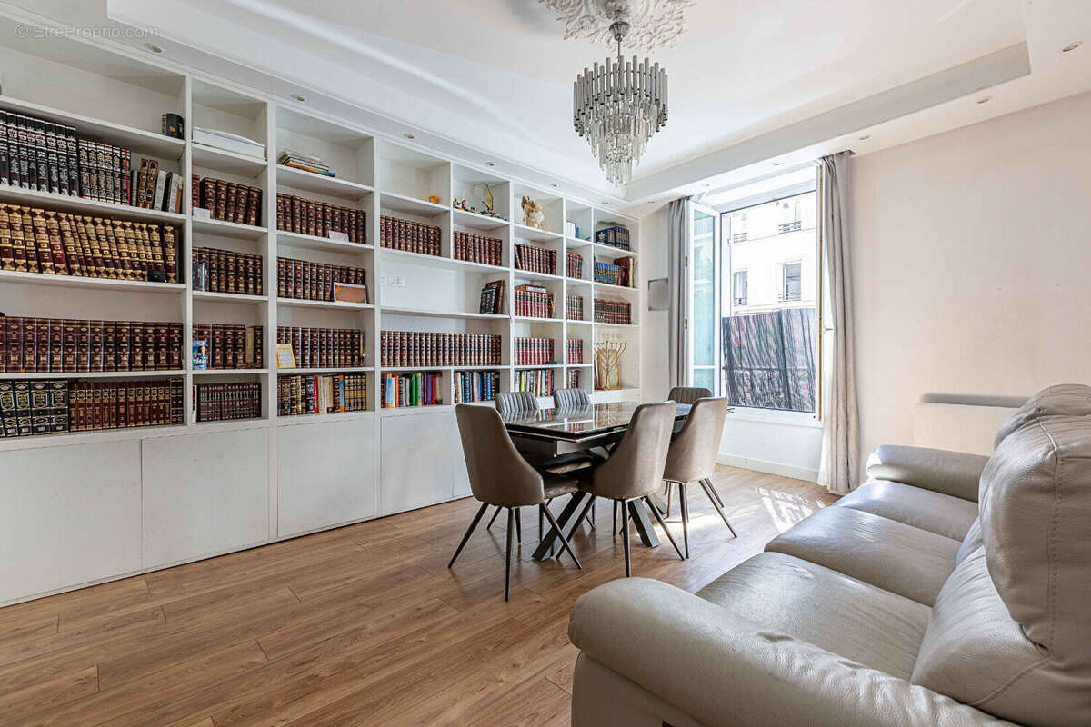 Appartement à NEUILLY-SUR-SEINE