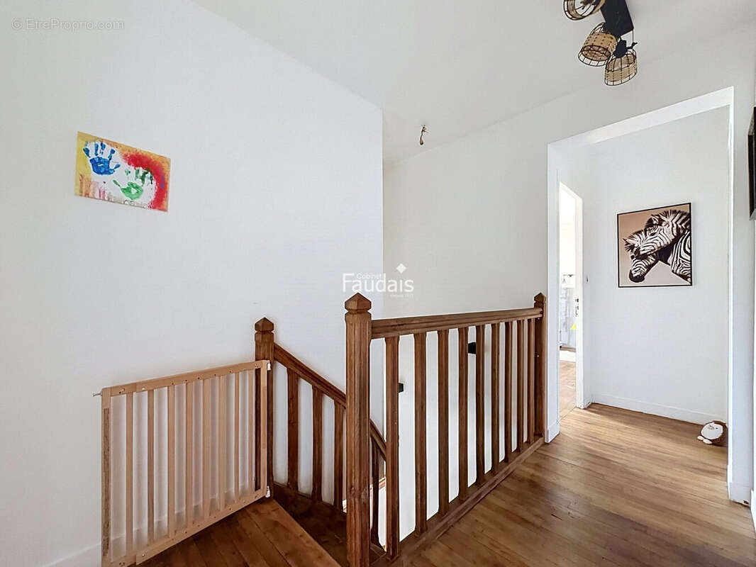 Maison 145 m² à Moyon  - photo 8