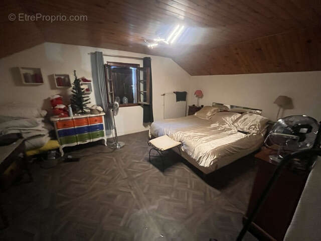 Maison  - terrain - dependances - photo 6