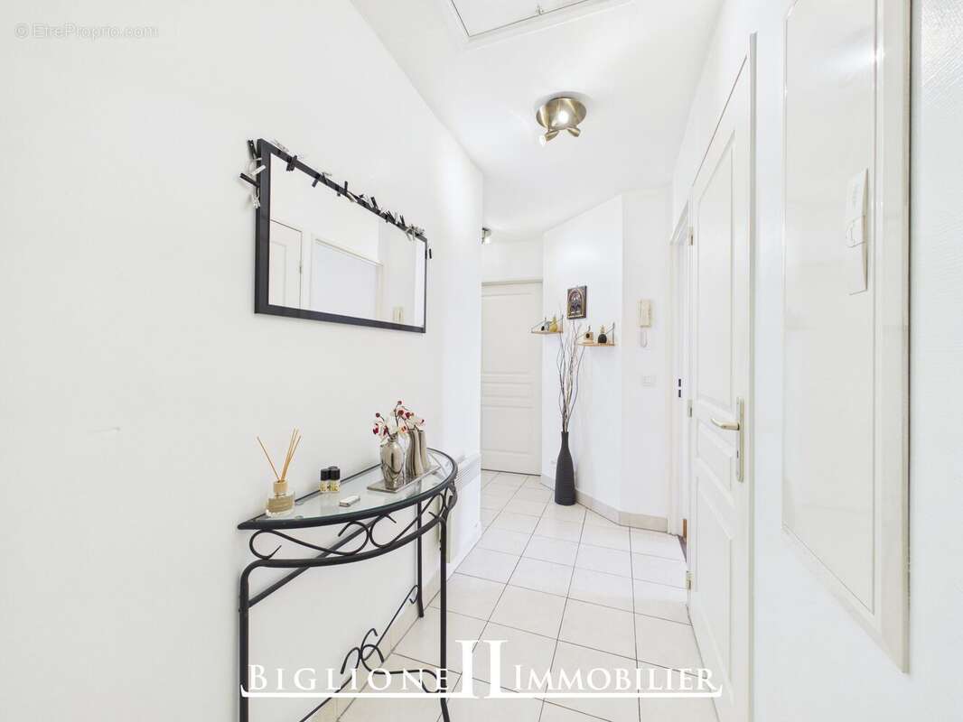 Appartement à VAUJOURS