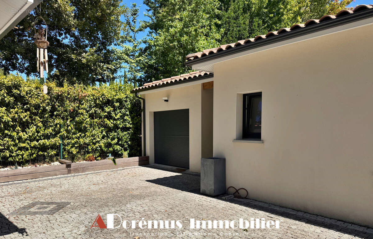 Maison contemporaine 149 m2 habitable - 4 chambres + salle de jeux - piscine - photo 16